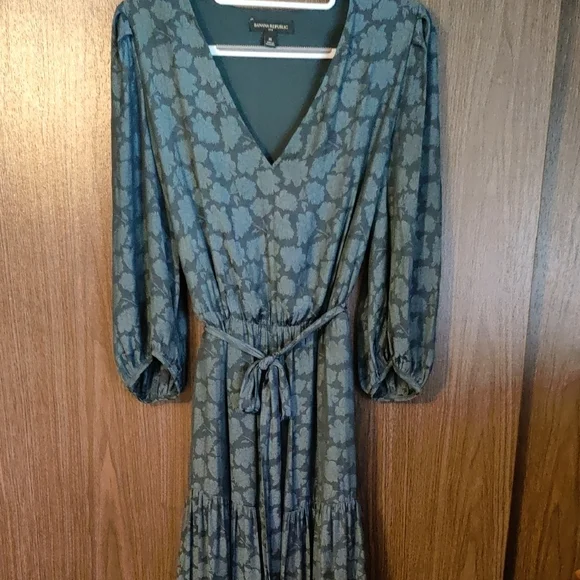 Banana Republic Peacock Green Floral Midi Dress - Picture 6 of 9